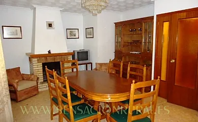 Casa Castro (Hostal-Rte.-Tur. Rural) en Alberuela de Laliena (Huesca) - Foto 1