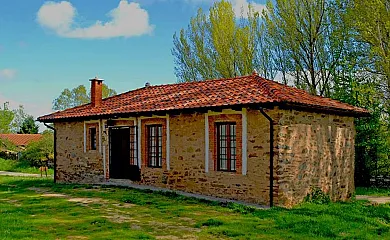 La Casina de la Fuente en Santa Marina de Somoza (León) - Foto 1