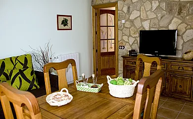 Apartamentos Turísticos La Tinaja en Cardenete (Cuenca) - Foto 1