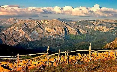 Casas Senda del Oso en San Martín de Teverga (Asturias) - Foto 13