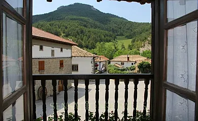 Casa Manchito I y II en Izal (Navarra) - Foto 3