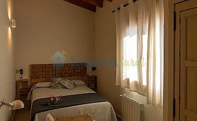 Alojamientos Turísticos Biarritz en Fuenteheridos (Huelva) - Foto 16