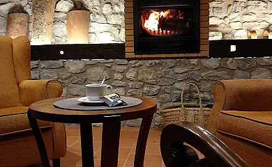 Mas Pineda en Oix (Girona) - Foto 2