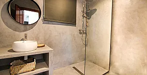 THE HAMLET by XUQ group 004