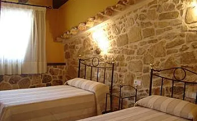 Hostal Casa Laure y Mª José en Arens de Lledó (Teruel) - Foto 1