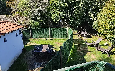 Las Carolinas en Anaz cerca de Cabárceno en Medio Cudeyo (Cantabria) - Foto 2