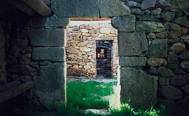 Casas de Cuevas en Cuevas de Viñayo (León) - Foto 8