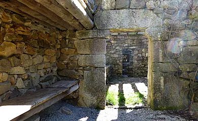 Casas de Cuevas en Cuevas de Viñayo (León) - Foto 14