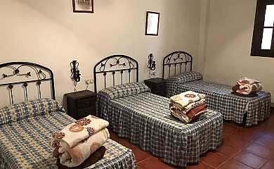Casa Rural Sierra Onuba en Fuenteheridos (Huelva) - Foto 5