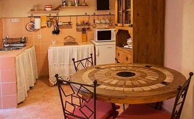 Los Nidos de Rebollosa en Torija (Guadalajara) - Foto 4