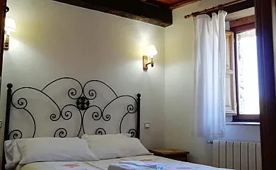 La Pontezuela de Arriba y Abajo en Navarredonda de Gredos (Ávila) - Foto 9