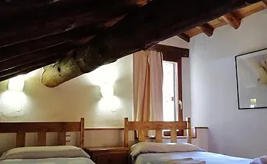 La Pontezuela de Arriba y Abajo en Navarredonda de Gredos (Ávila) - Foto 11