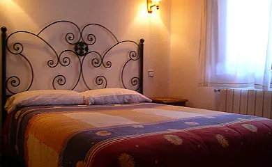 La Pontezuela de Arriba y Abajo en Navarredonda de Gredos (Ávila) - Foto 15