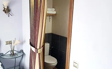 Apartamentos turísticos La Fuensanta en Cella (Teruel) - Foto 5