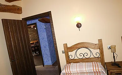 Apartamentos turísticos La Fuensanta en Cella (Teruel) - Foto 12