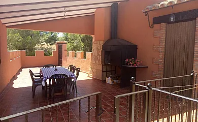 Apartamentos turísticos La Fuensanta en Cella (Teruel) - Foto 2