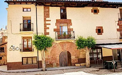 Casa Amadeo en Villarroya de los Pinares (Teruel) - Foto 1