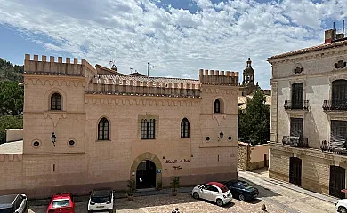 Hotel de la Villa en Rubielos de Mora (Teruel) - Foto 1