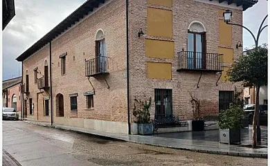 Hotel Doña Elvira Nava en Nava Del Rey (Valladolid) - Foto 1