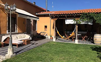 Casa Rural los Aperos en Santibáñez de Valcorba (Valladolid) - Foto 1