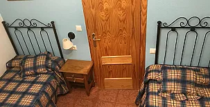 Apartamentos y Cabañas de Madera Arroyo frío 0014