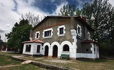 La Estación de Rabanera en Rabanera Del Pinar (Burgos) - Foto 1