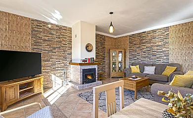 Alojamientos La Axarquia en Alcaucin (Málaga) - Foto 4