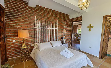 Alojamientos La Axarquia en Alcaucin (Málaga) - Foto 5