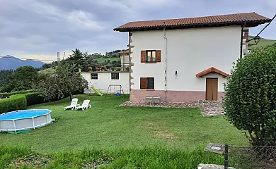 Casa rural Intxurea en Saldias (Navarra) - Foto 1