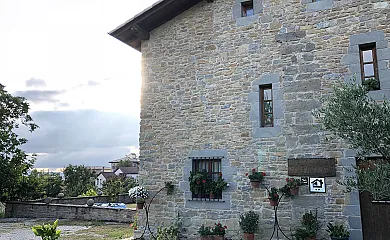 Casa Rural Jauregi Landa Etxea en Aranguren (Navarra) - Foto 1