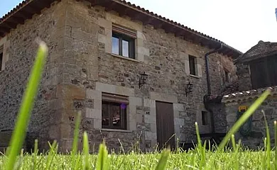 Casa Rural Los Juncares y Los Linares en Almajano (Soria) - Foto 1