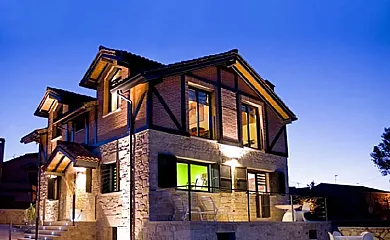 Alojamientos La Luz de la Sierra y Casa Rural Luces y Sombras de la Sierra de Guadarrama en Pradena (Segovia) - Foto 1