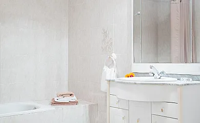 Casa Rural Pueyo en El Pueyo de Araguás (Huesca) - Foto 11