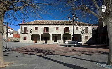 Los Soportales en Peguerinos (Ávila) - Foto 1