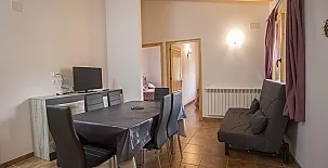 Casa Perdiu y Apartamentos 004