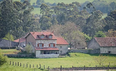 Hostería El Corralucu en Serdio (Cantabria) - Foto 1