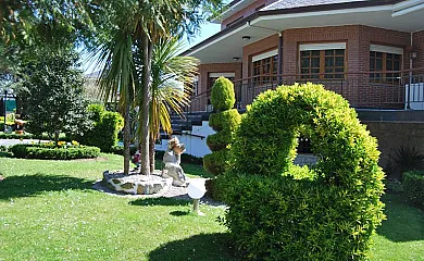 Alojamientos el Jardín en Soto de la Marina (Cantabria) - Foto 1