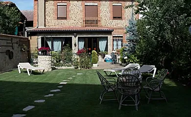 Nuestra Señora de Lourdes en Hospital de Órbigo (León) - Foto 1