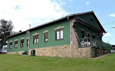 La Escuela de Premio en Regueras (Asturias) - Foto 1