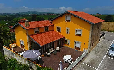 Posada Las Tres Mentiras de Santillana del Mar en Viveda (Cantabria) - Foto 1