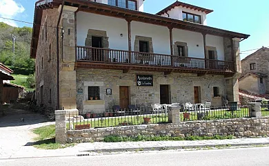 Casa Rural La Escuelona en Pejanda (Cantabria) - Foto 1