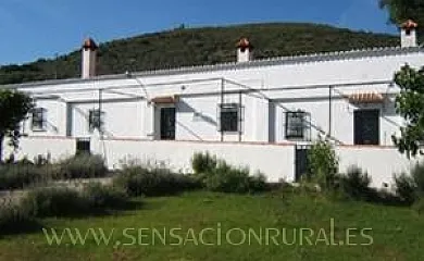 Las Casitas en Higuera de la Sierra (Huelva) - Foto 1