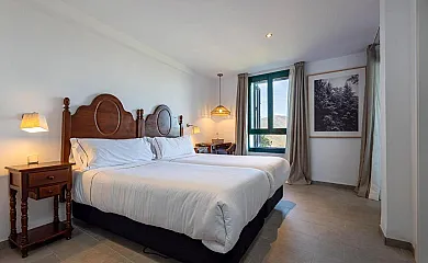 Hotel Arco de la Villa en Zahara de la Sierra (Cádiz) - Foto 1