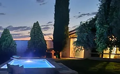 HEARTS & PONIES Apartamentos con piscinas privadas de invierno y verano y suites con jacuzzis en Chinchón (Madrid) - Foto 23