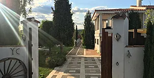 HEARTS & PONIES Apartamentos con piscinas privadas de invierno y verano y suites con jacuzzis 005