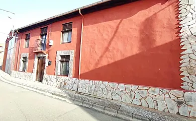 La Casa De La Maestra en Cabreros Del Rio (León) - Foto 3