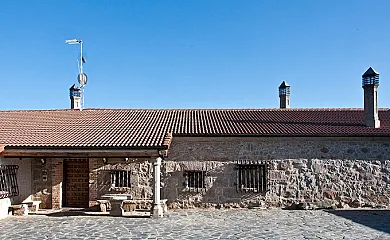 Casas de Bermudillo en Martiherrero (Ávila) - Foto 1