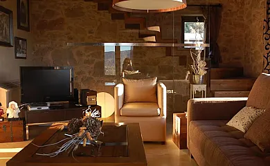 Cal Baró d´Abella y Casa La Torre Blanca en Cardona (Barcelona) - Foto 7