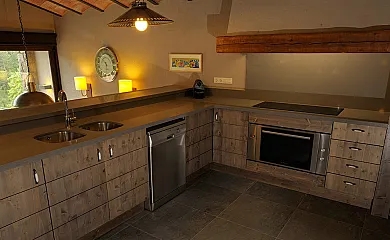 Masía Baumala y Mas Danyans en Les Llosses (Girona) - Foto 10