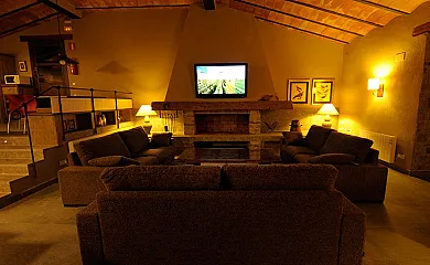 Masía Baumala y Mas Danyans en Les Llosses (Girona) - Foto 13